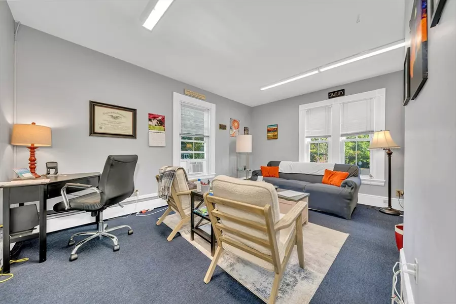 68 Park St #4, Andover, MA 01810