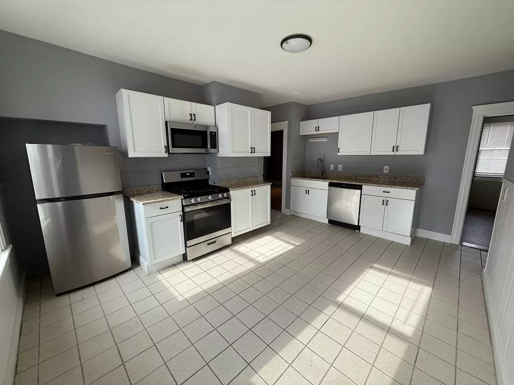 Worcester, MA 01604,143 Pilgrim Ave #3