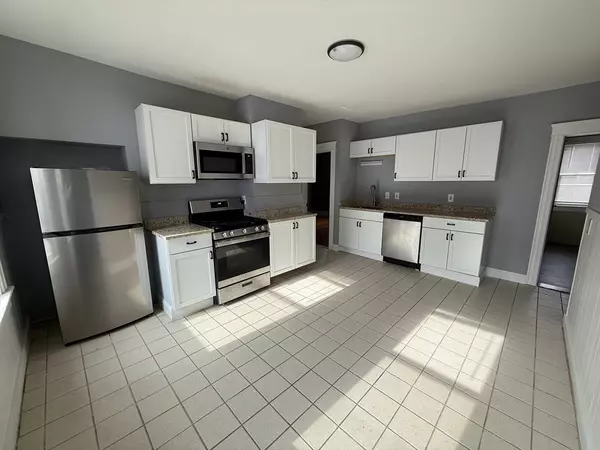 143 Pilgrim Ave #1, Worcester, MA 01604