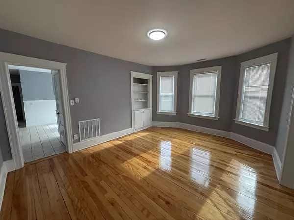 Worcester, MA 01604,143 Pilgrim Ave #1