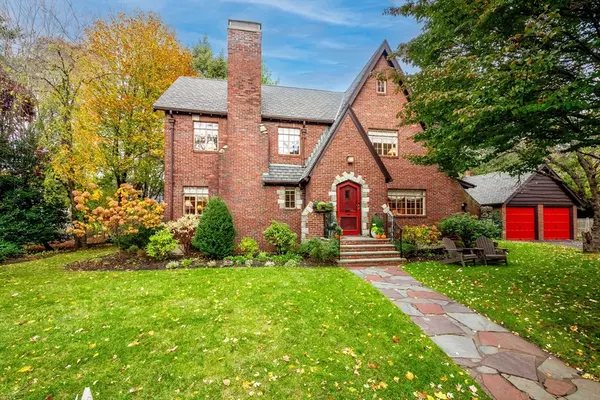 8 Felsdale Close, Winchester, MA 01890