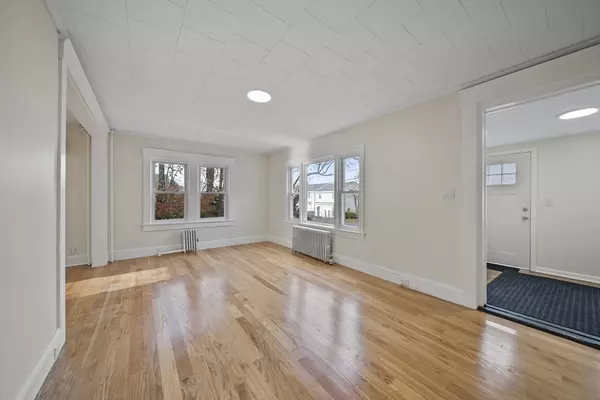 Dracut, MA 01826,35 Thissell Ave