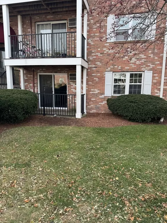 2 Karen Cir #2, Billerica, MA 01821