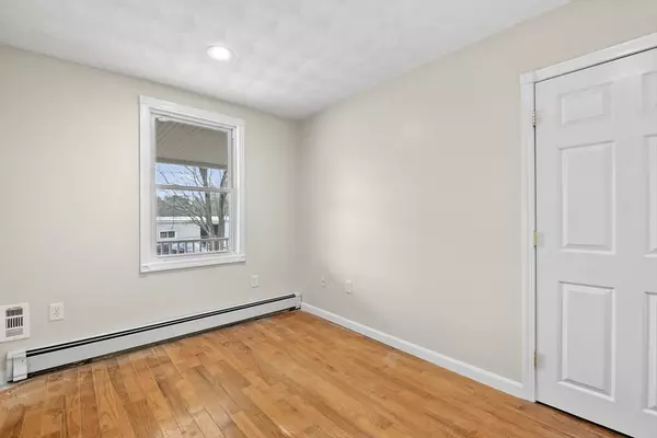 Rehoboth, MA 02769,515 Winthrop St ##1