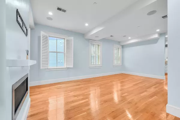 Boston, MA 02127,480 East 4th St #3