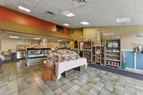 Chicopee, MA 01020,1329 Memorial Drive