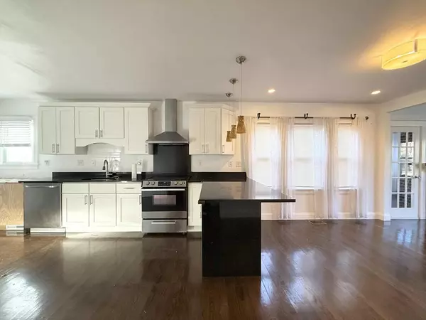 Quincy, MA 02171,239 Quincy Shore Drive #1