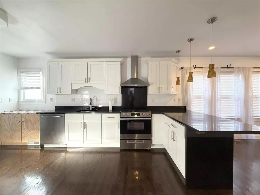 Quincy, MA 02171,239 Quincy Shore Drive #1