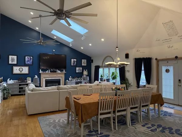 Saugus, MA 01906,21 Heritage Ln