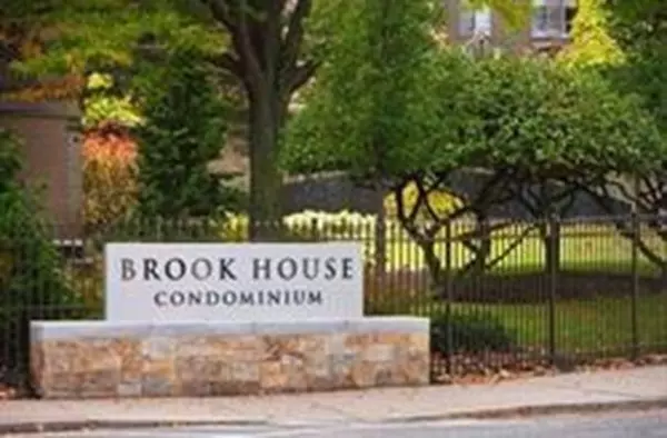 33 Pond Avenue #902, Brookline, MA 02445