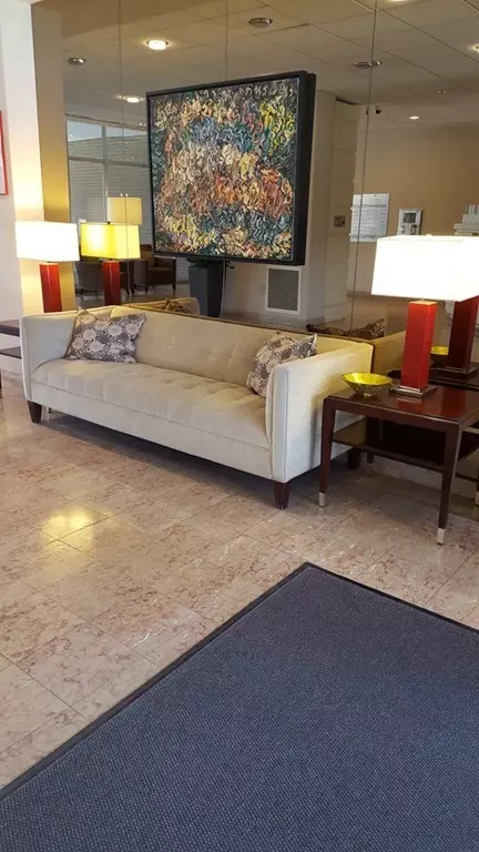 Brookline, MA 02445,33 Pond Avenue #902