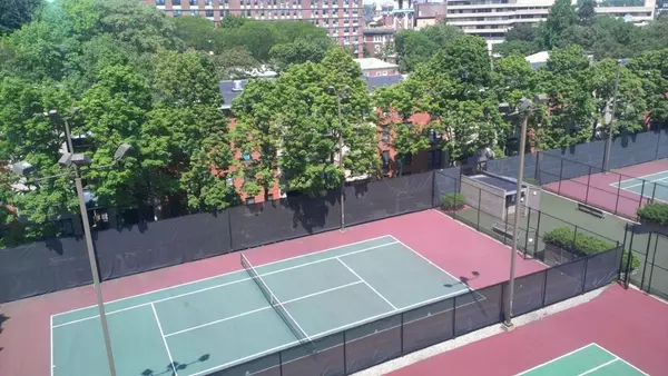 Brookline, MA 02445,44 Washington #304