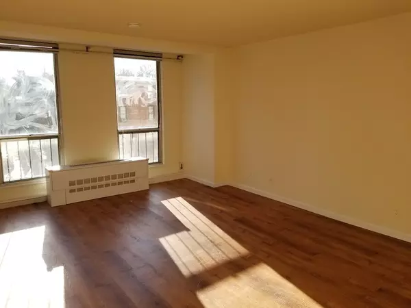 Brookline, MA 02445,44 Washington #304