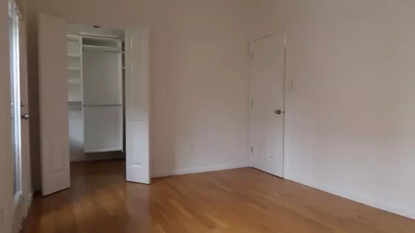 Boston, MA 02118,100 East Brookline St #2