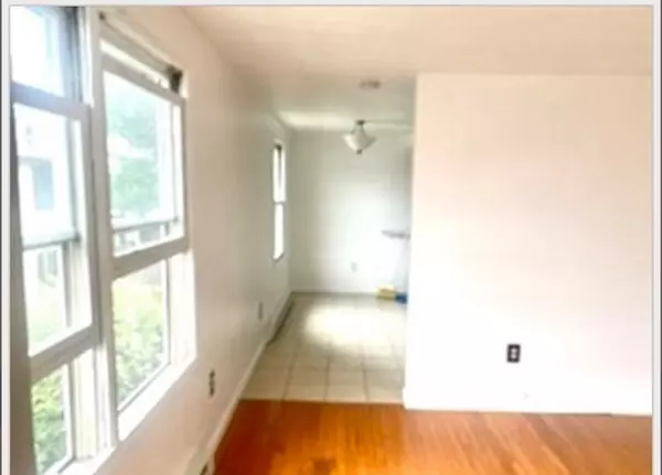 Palmer, MA 01069,1025 Central St #M