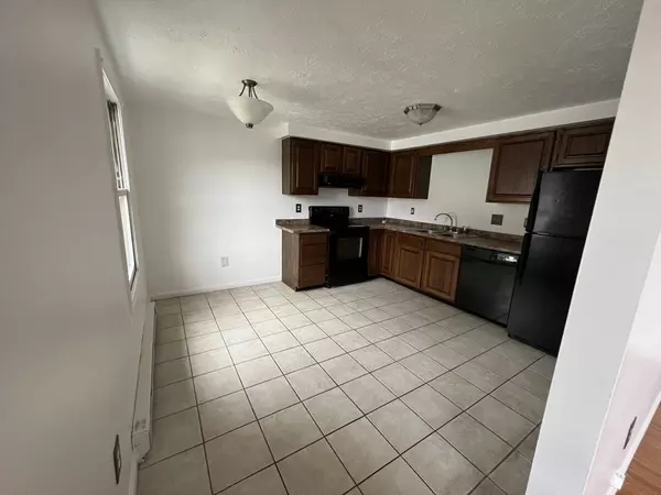 Palmer, MA 01069,1025 Central St #M