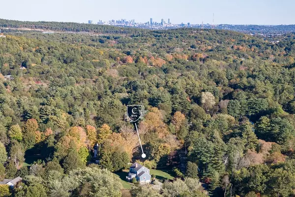 Weston, MA 02493,3 October Lane