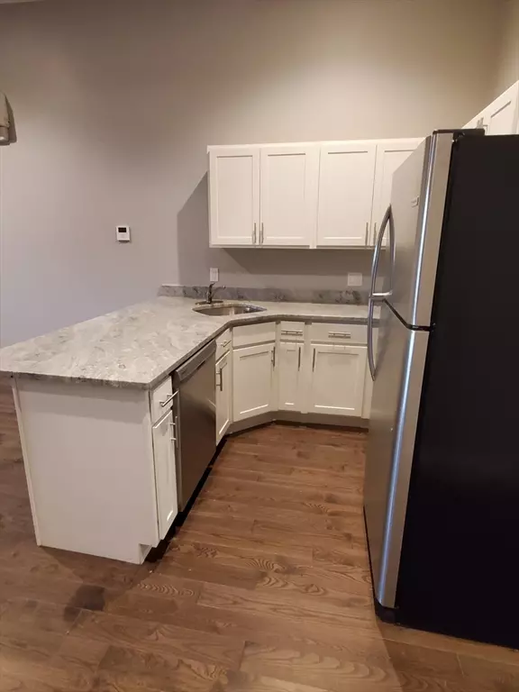 Peabody, MA 01960,1 Main St #208