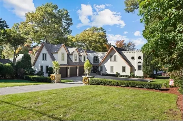 63 Shore Drive, Johnston, RI 02919