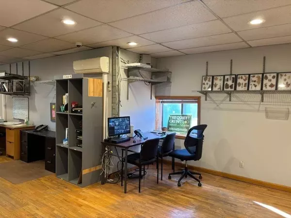 Norwood, MA 02062,850 Pleasant St #2