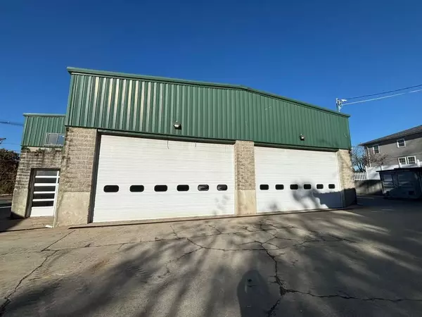 Norwood, MA 02062,850 Pleasant St