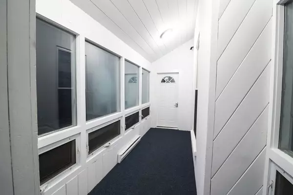 Milford, MA 01757,50 Congress St #4