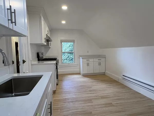 Somerville, MA 02143,9-11 Knapp St #3