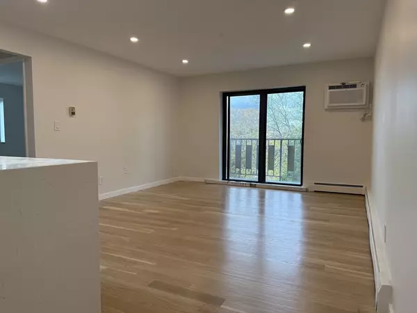 Quincy, MA 02170,100 Grandview Avenue #14B