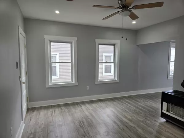 Fall River, MA 02723,90 Quequechan St #2