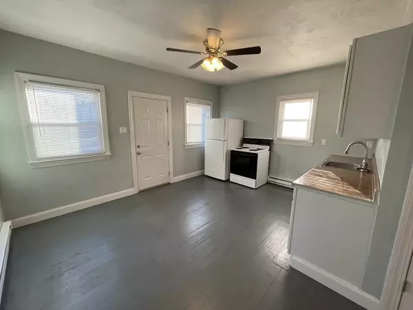 Uxbridge, MA 01569,14 Hartford Ave #3