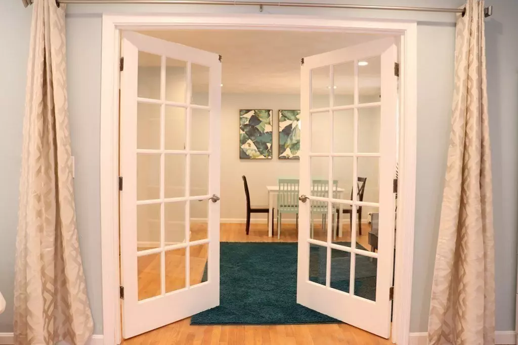 Cambridge, MA 02140,12 Regent St #2