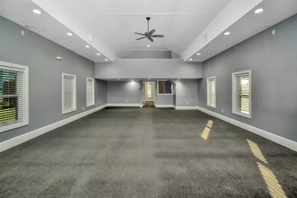 Brockton, MA 02301,105 Pleasant St