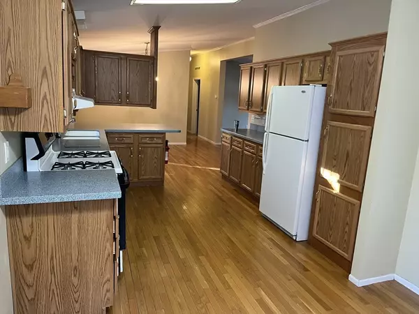 Middleboro, MA 02346,2612 Oak Point Dr