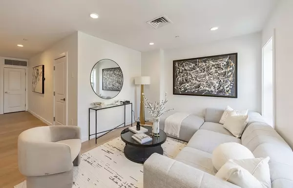 Boston, MA 02128,16 Boardman St #105