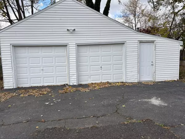 Springfield, MA 01109,82 Waldorf St