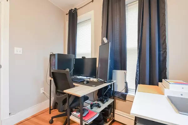 Boston, MA 02125,84 Savin Hill Ave #3