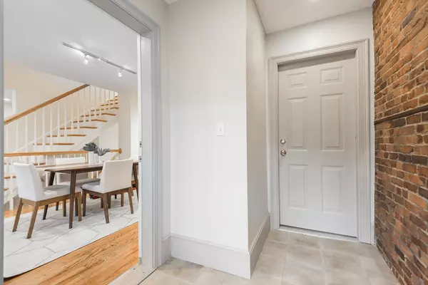 Cambridge, MA 02141,36 Sciarappa St