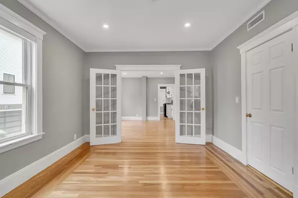 Brookline, MA 02467,701 Hammond St #1