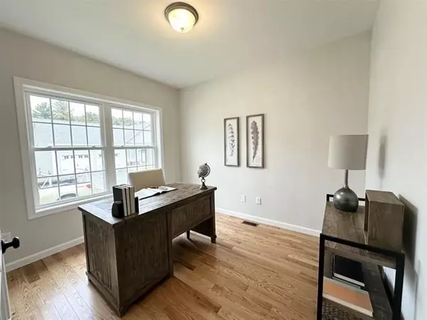 Pelham, NH 03076,7 Venus Way #22