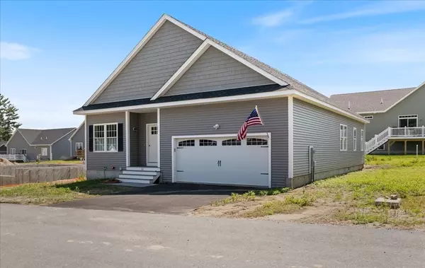 Pelham, NH 03076,7 Venus Way #22