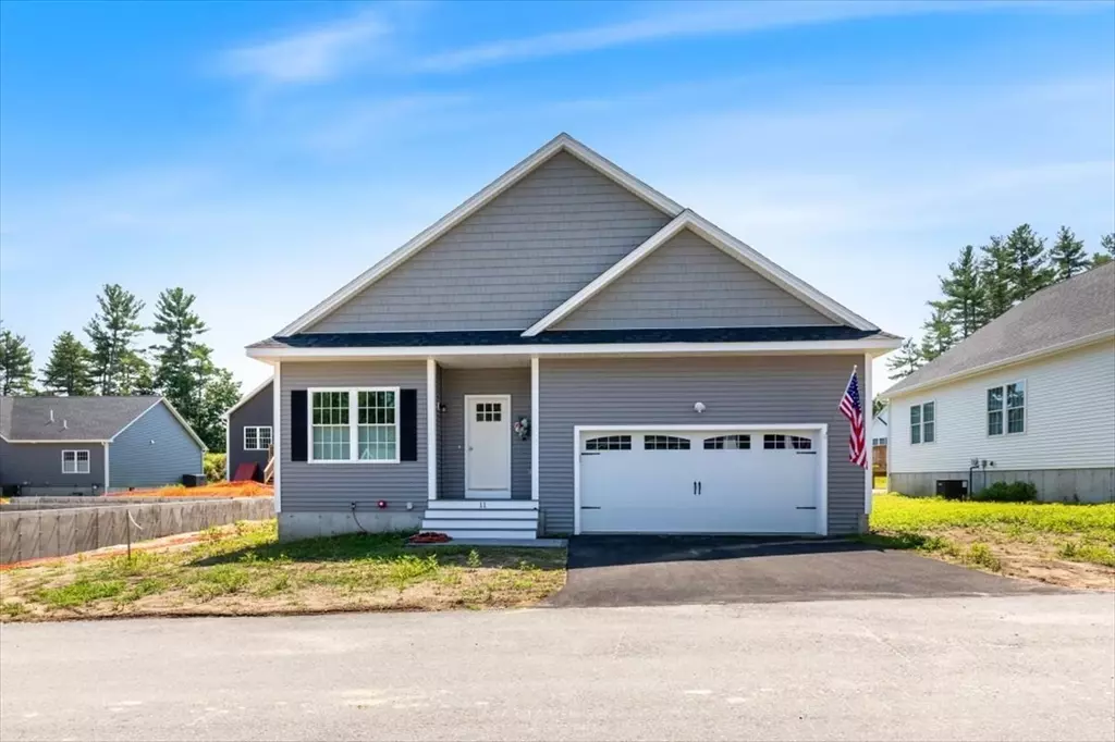 Pelham, NH 03076,7 Venus Way #22