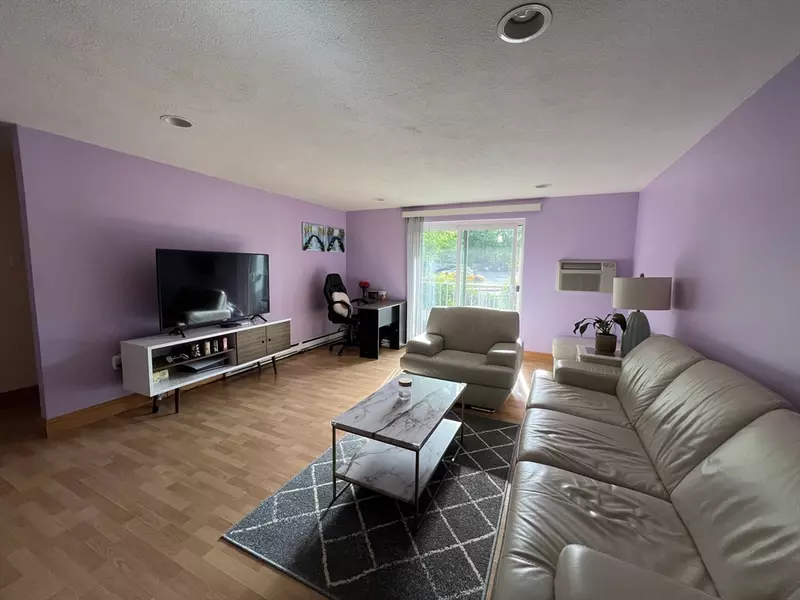 25 Greentree Ln #13, Weymouth, MA 02190