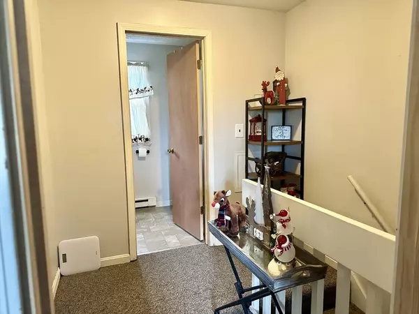 Ludlow, MA 01056,88-90 Miller St