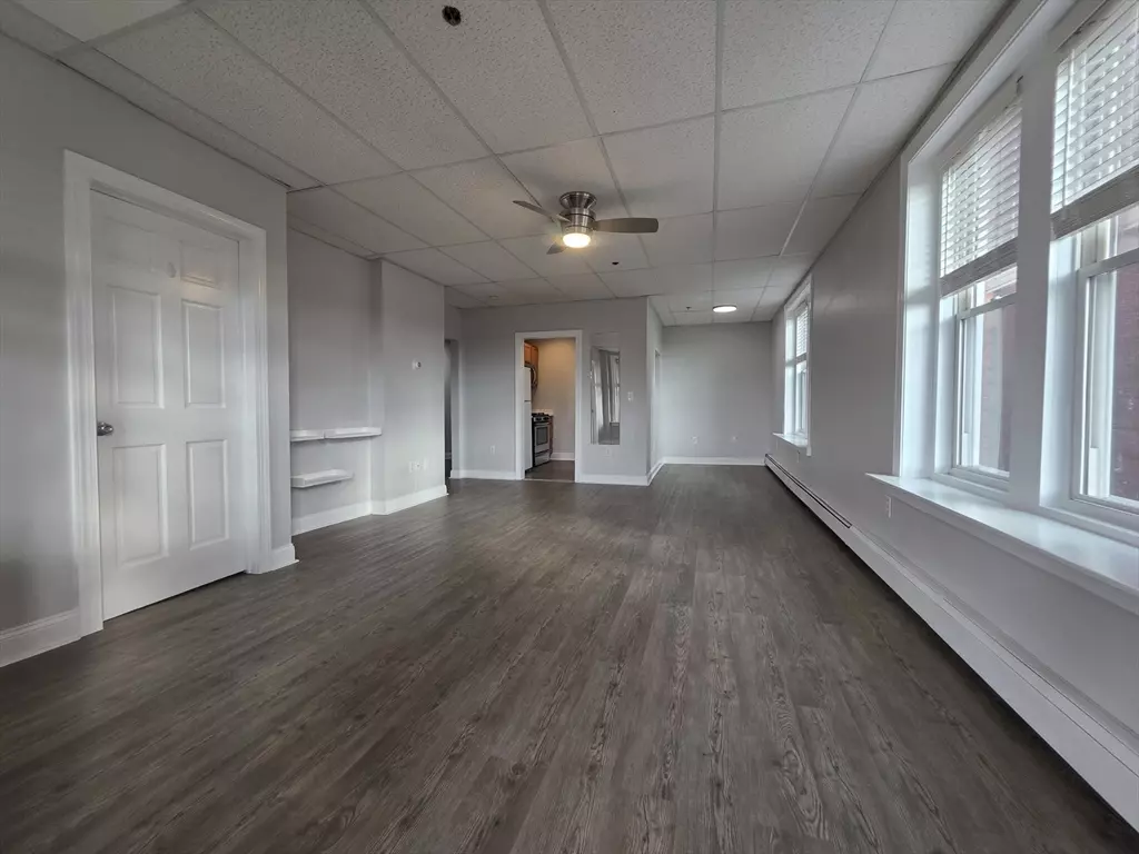 Clinton, MA 01510,178 High Street #304