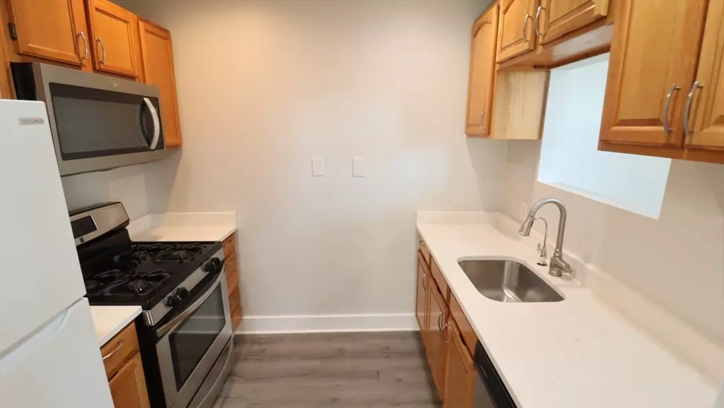 Clinton, MA 01510,178 High Street #304