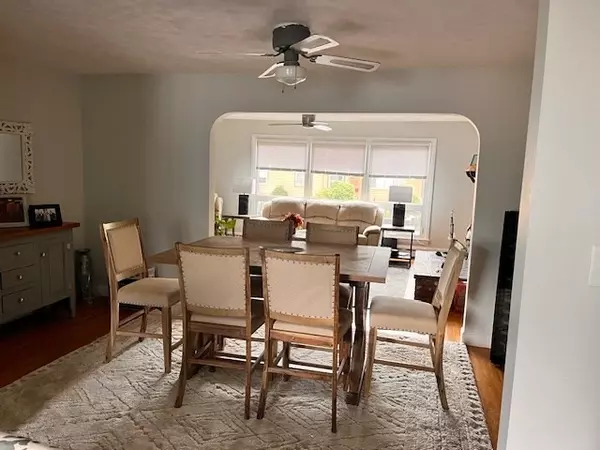 Nahant, MA 01908,55 Fox Hill Rd #2