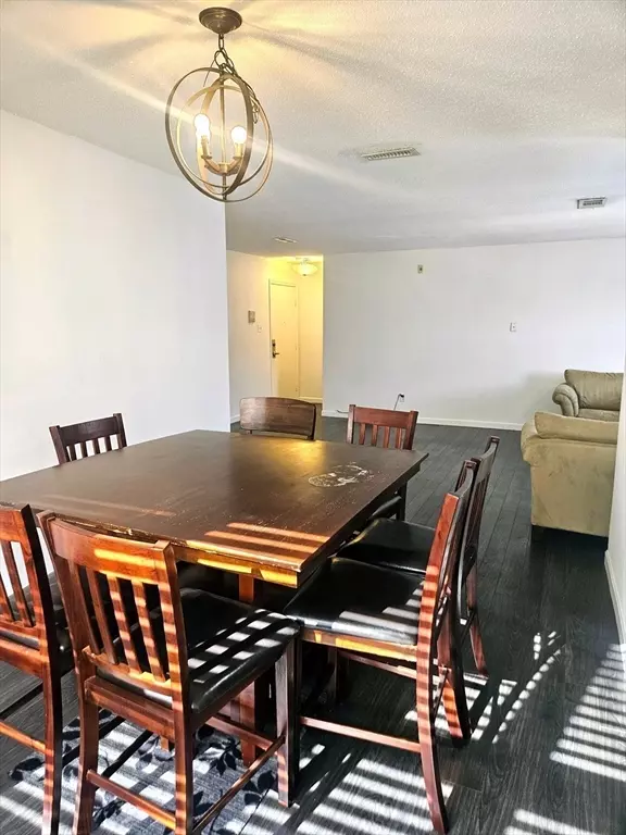 Burlington, MA 01803,26 Beacon Street #17F