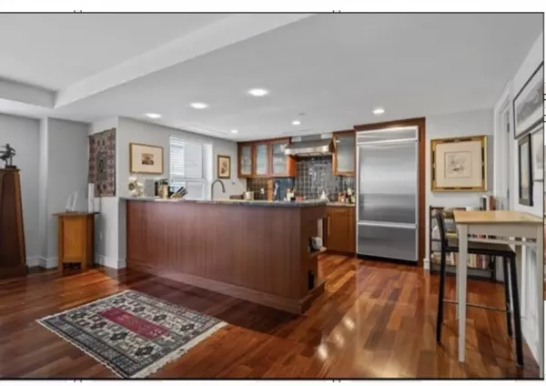 Boston, MA 02109,4 Battery Wharf #4302