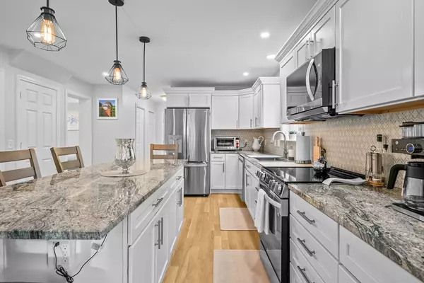 Barnstable, MA 02630,41 Dromoland Ln