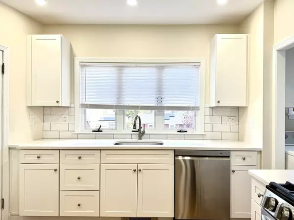 Chelsea, MA 02150,57 Winthrop Rd #2